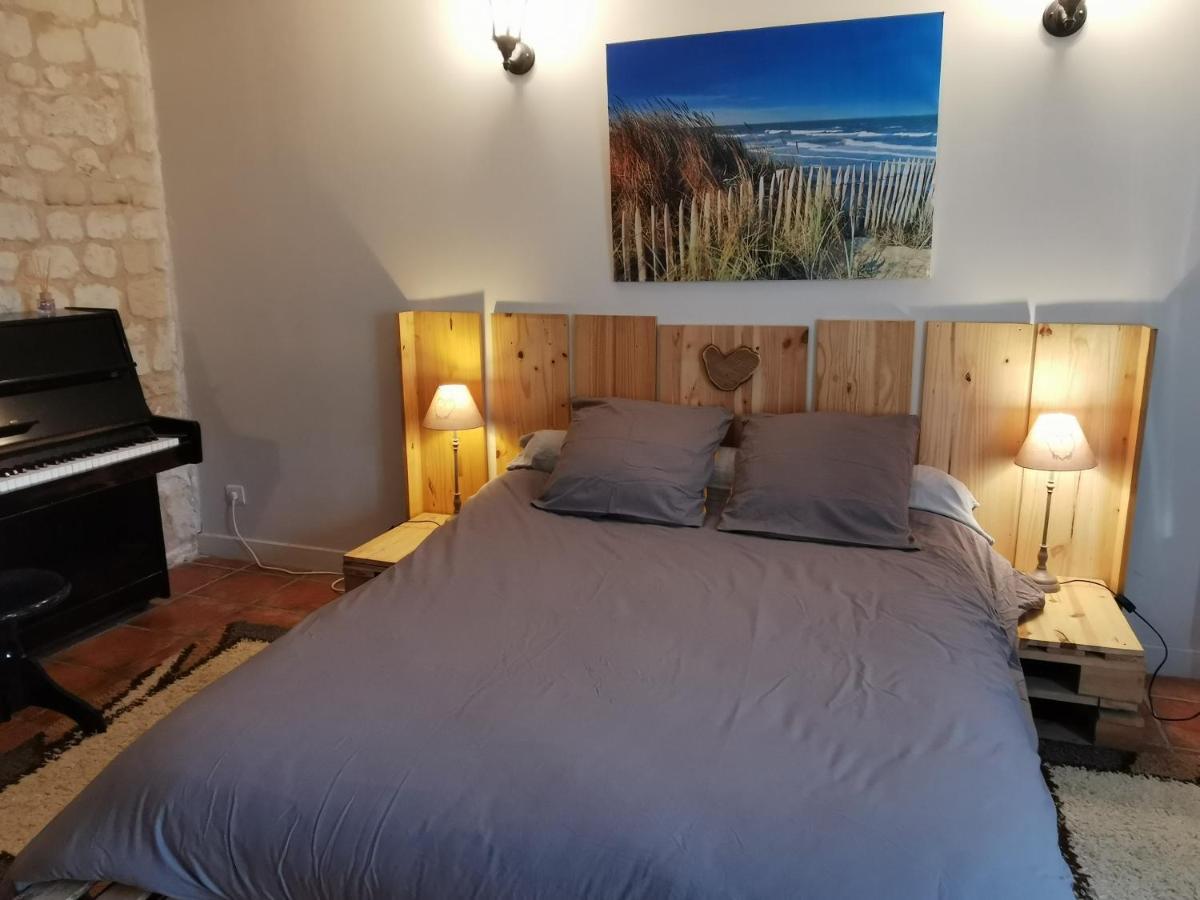 Appartement Petit havre de tranquillité à Loudun Extérieur photo