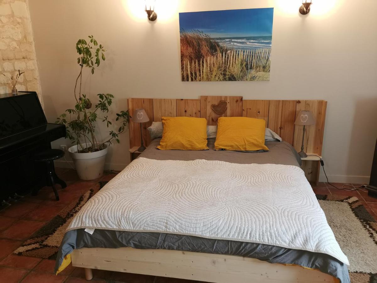 Appartement Petit havre de tranquillité à Loudun Extérieur photo